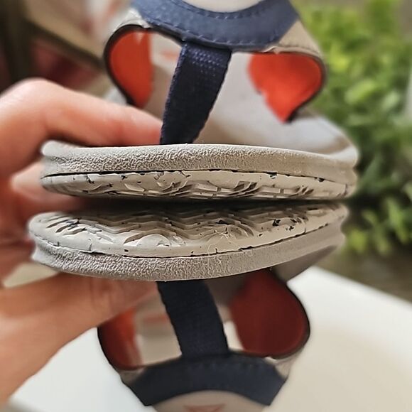 Boys Reefs flip flops size 2 - Picture 7 of 9